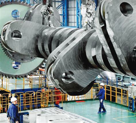 world's biggest crankshaft|The Engines of the Largest Container Ships in the World, and Challenges.